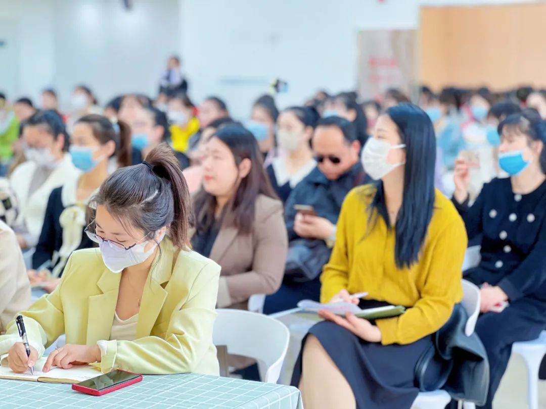 大班民间游戏专题_大班民间游戏玩法_大班民间游戏主题