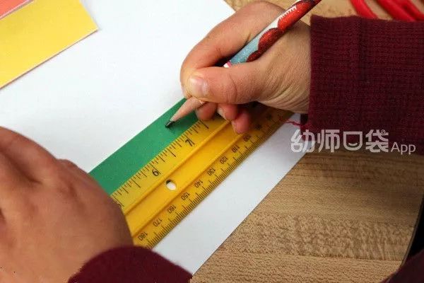小班幼儿手指游戏教研专题小结_幼儿园手眼协调能力训练活动_3~6岁儿童手部精细动作发展游戏