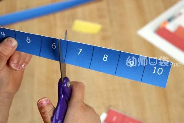 幼儿园手眼协调能力训练活动_小班幼儿手指游戏教研专题小结_3~6岁儿童手部精细动作发展游戏