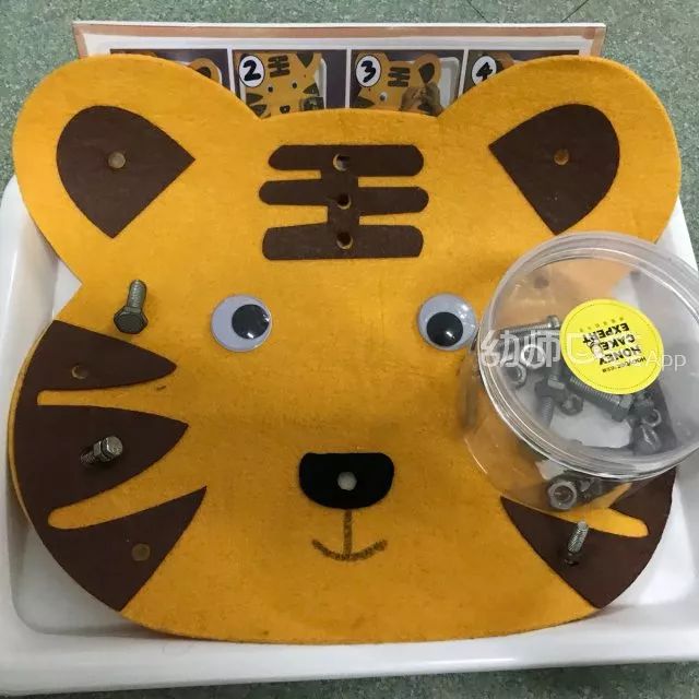 小班幼儿手指游戏教研专题小结_3~6岁儿童手部精细动作发展游戏_幼儿园手眼协调能力训练活动