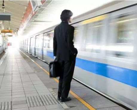 伯努利生活中的应用_生活中的伯努利原理见面课_伯努利原理生活应用