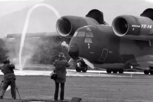 伯努利生活中的应用_伯努利原理生活应用_生活中的伯努利原理见面课