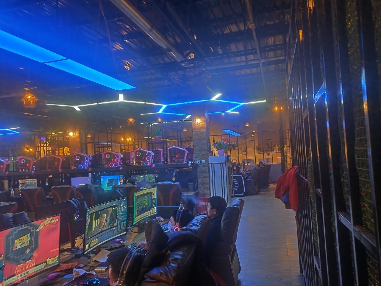 电子游戏：科技时代的隐形毒瘤