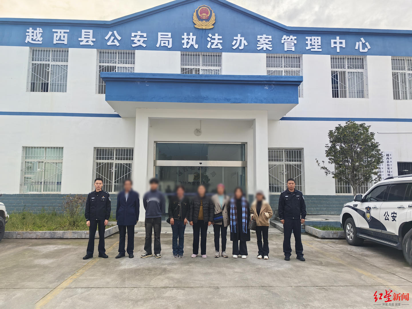 起底网红直播“砍人”真相：用仿真血伪造“凶案”现场，引流带货获利70万