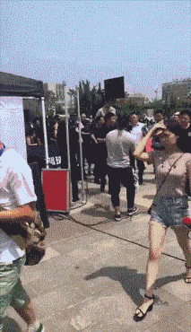 新闻美女游戏直播_游戏新闻 美女_新闻美女游戏解说