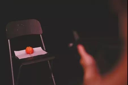 当心｜鸡蛋碎了、纸箱被击穿……网红“水弹枪”威力惊人