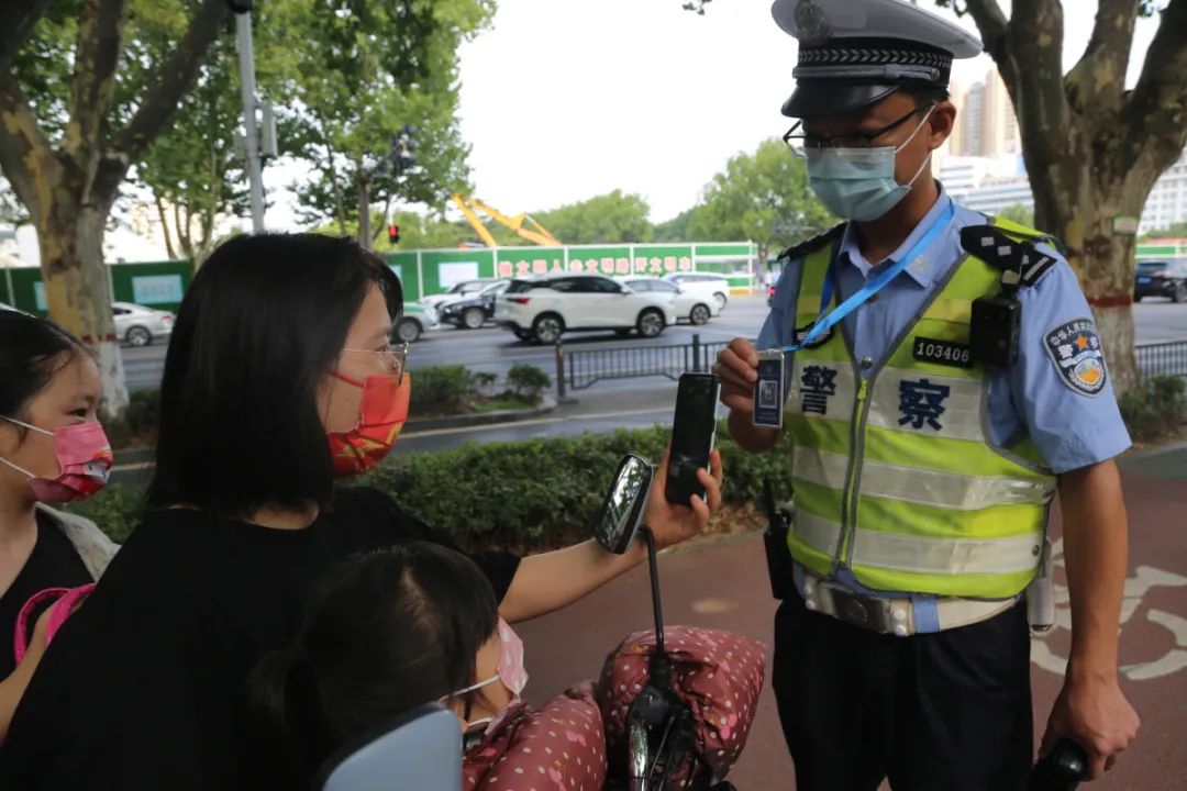 滚动新闻是什么_游戏滚动新闻_滚动新闻怎么写