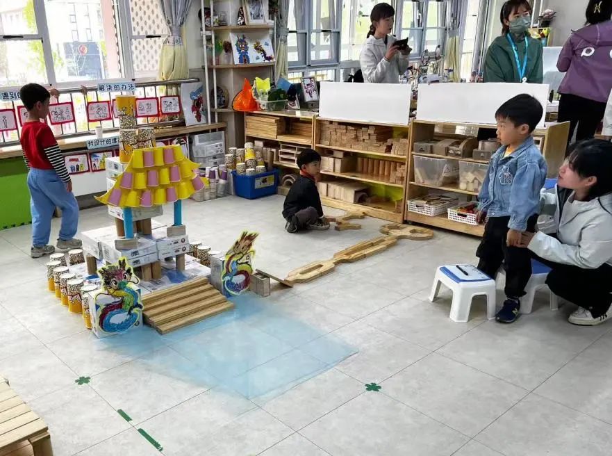 小班游戏专题小结_群英幼儿园自主游戏观摩_幼儿园高质量发展交流会