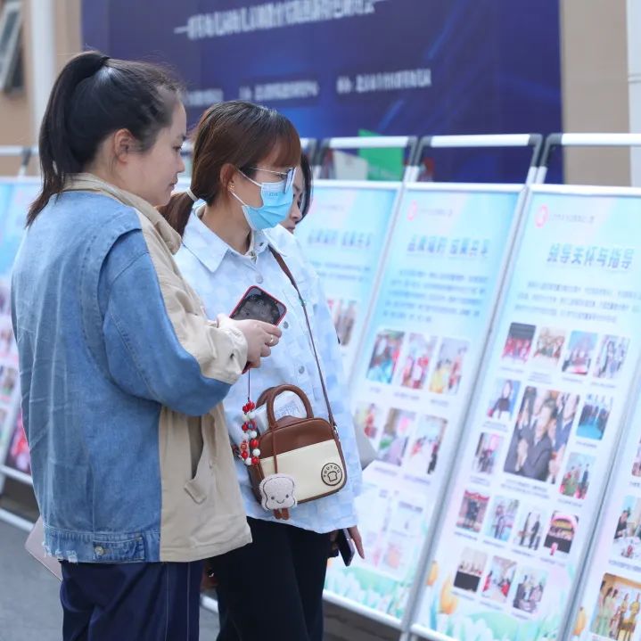 群英幼儿园自主游戏观摩_小班游戏专题小结_幼儿园高质量发展交流会