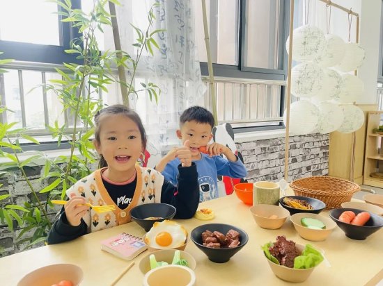 幼儿园区域游戏指导_幼儿园游戏专题总结_幼儿园环境观摩教研活动