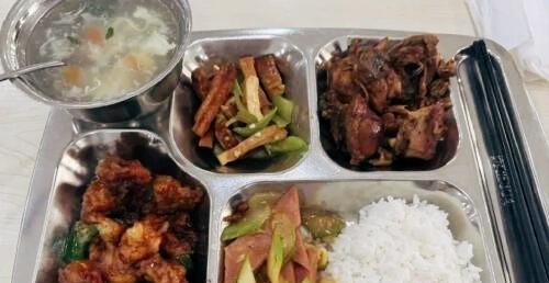 智能积分食堂_1元工作餐_不玩游戏被扣薪水新闻