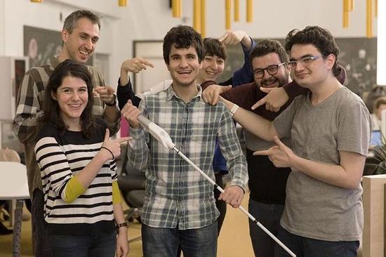  会发光的裙子设计 _3D打印办公大楼技术 _生活黑科技应用