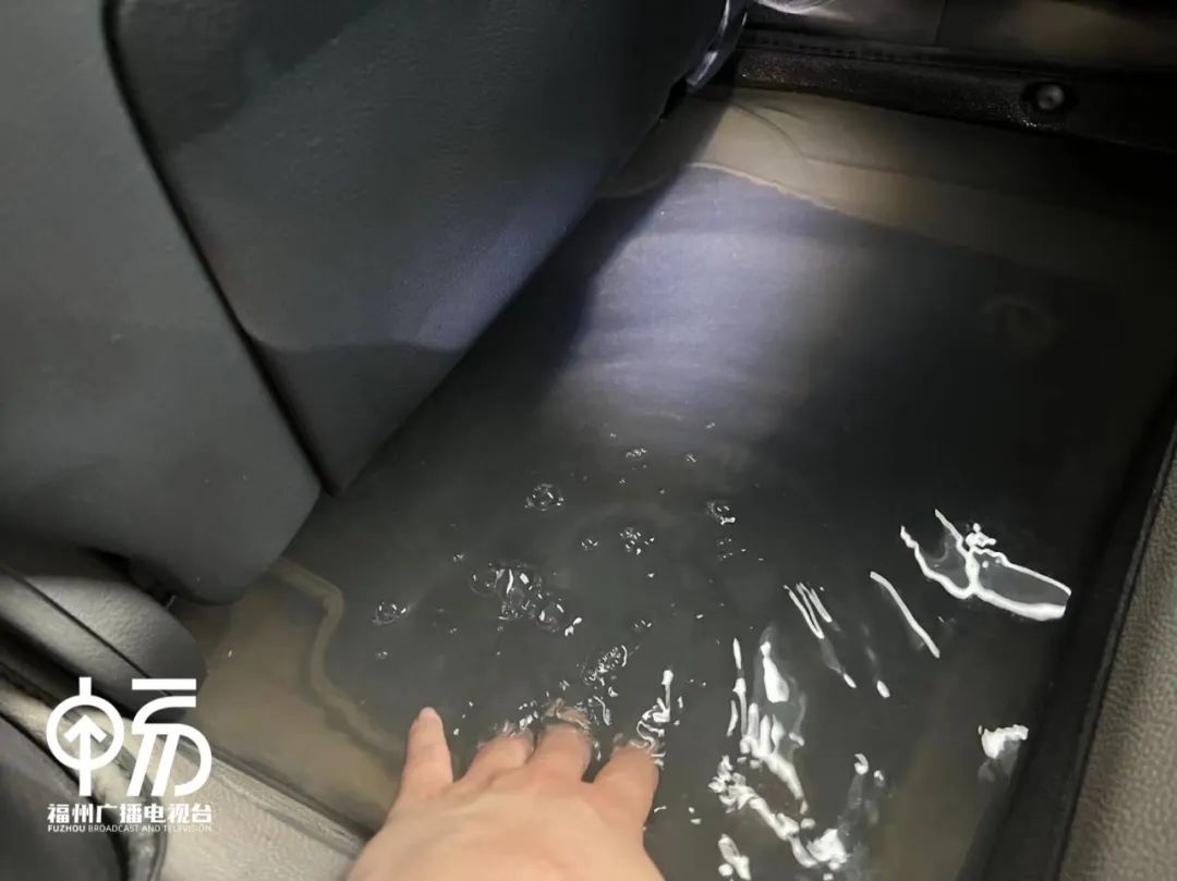 奔驰故障灯图解大全_准新车故障灯亮送修4S店泡水_奔驰C260L维权经历