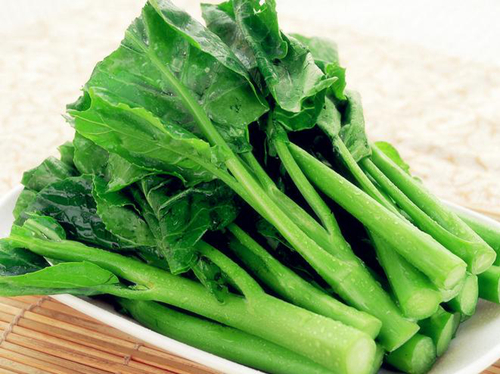 芹菜叶柄的横切面图片_挑选蔬菜技巧_蔬菜新鲜度辨别方法