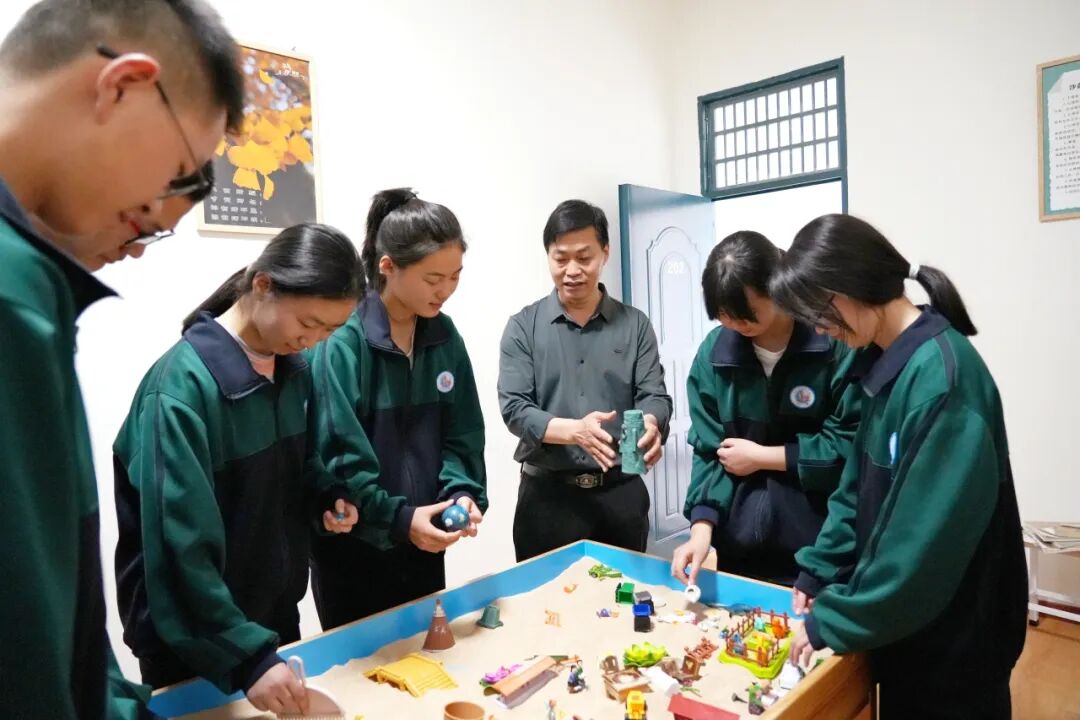 商南县高级中学殷卫中五一劳动奖章_陕西省五一劳动奖章获得者殷卫中_商南县高级中学教师