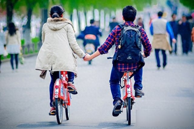 男人抠门不花钱，爱情变成算账游戏，她却发现了真相