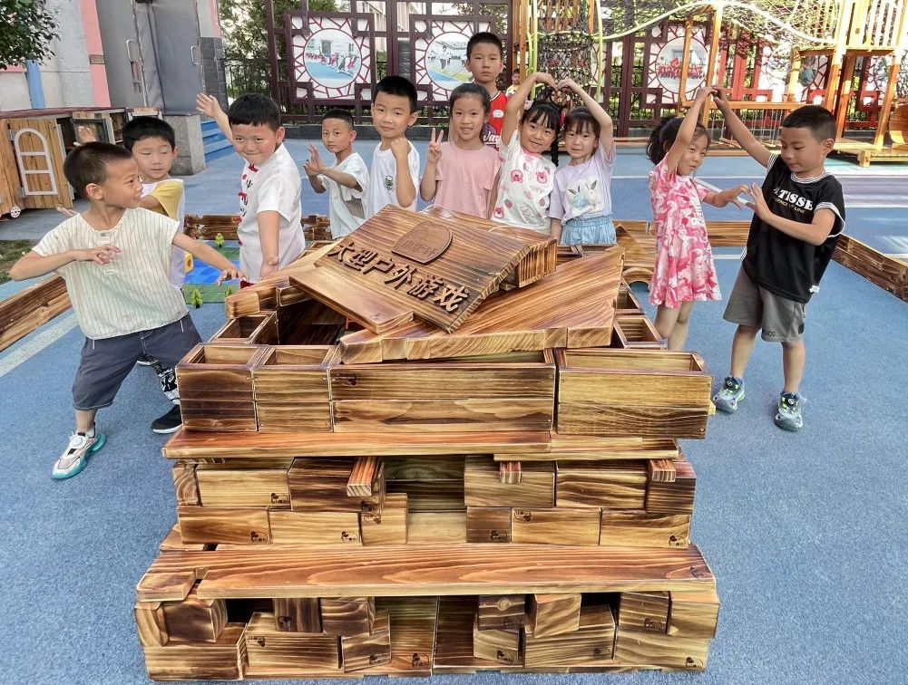 幼儿游戏价值与教师反思_小班游戏专题小结_幼儿园建构游戏案例分析