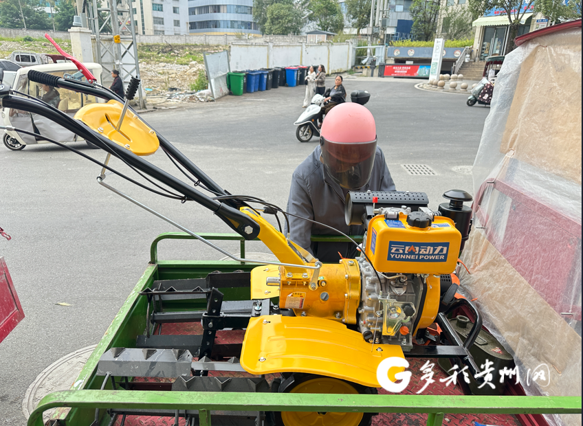 小型微耕机视频_小型微耕机购买流程_贞丰秋冬种农机耕作