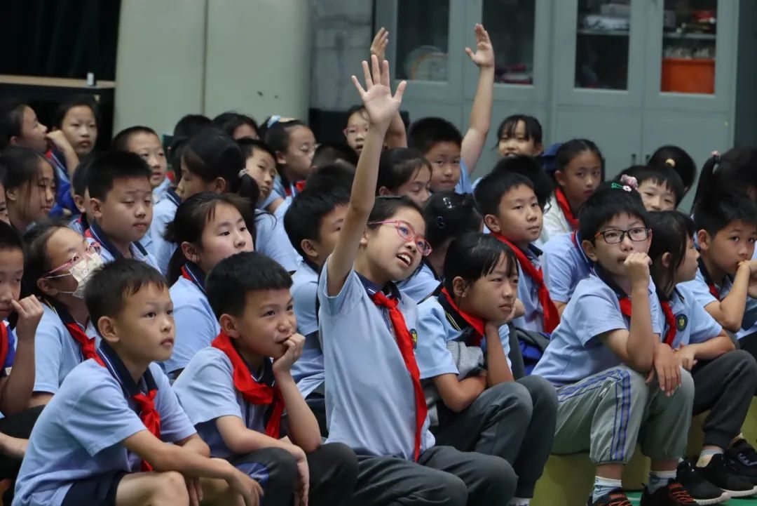 伯努利生活中的应用_伯努利原理生活应用_生活中的伯努利原理见面课