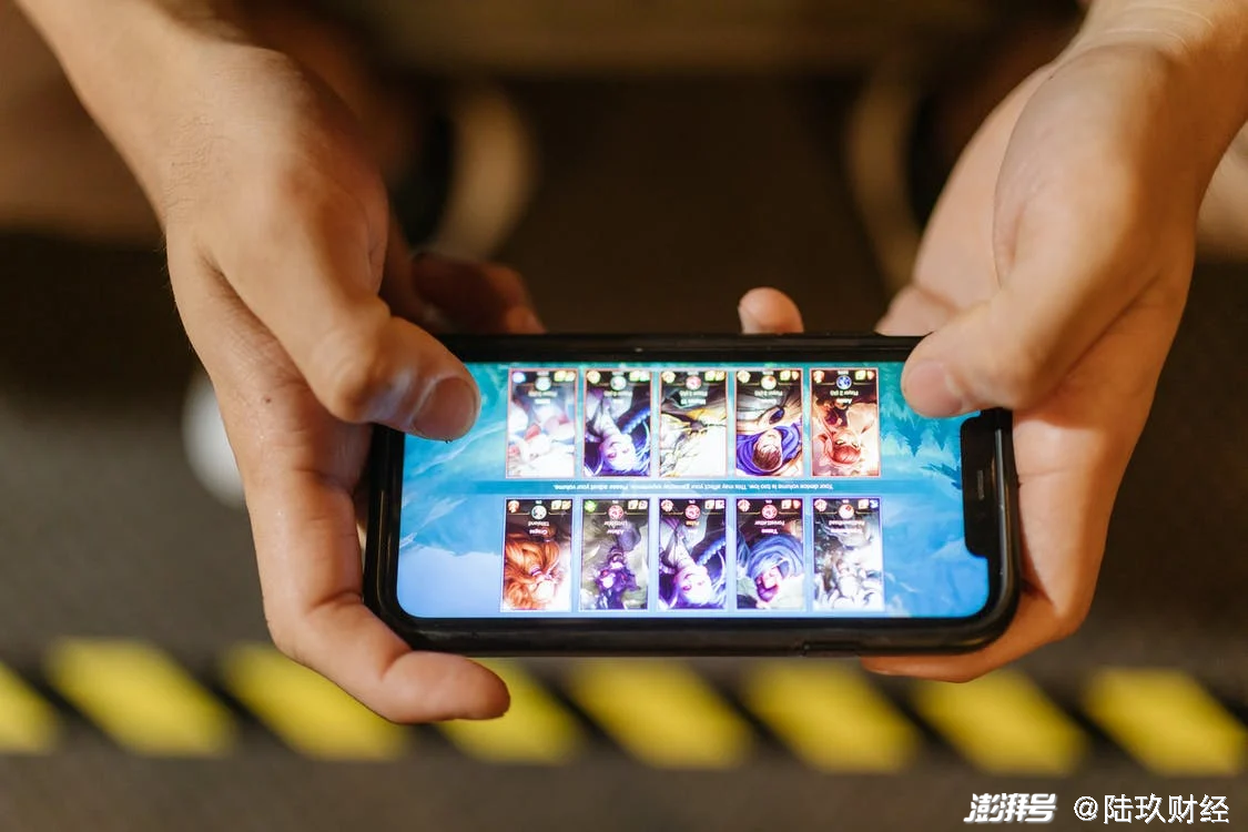 腾讯游戏帝国，出现裂隙