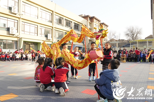 传承中华优秀传统文化民间游戏_大班民间游戏专题_招远市金都幼儿园民间传统游戏节