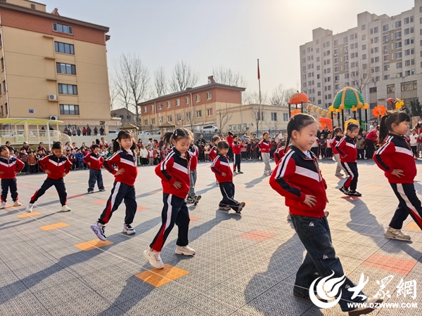 招远市金都幼儿园民间传统游戏节_传承中华优秀传统文化民间游戏_大班民间游戏专题