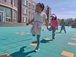 碱柜幼儿园民间体育游戏_大班民间游戏专题_传承民间体育游戏活动