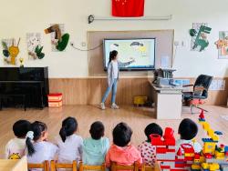 大班民间游戏专题_碱柜幼儿园民间体育游戏_传承民间体育游戏活动