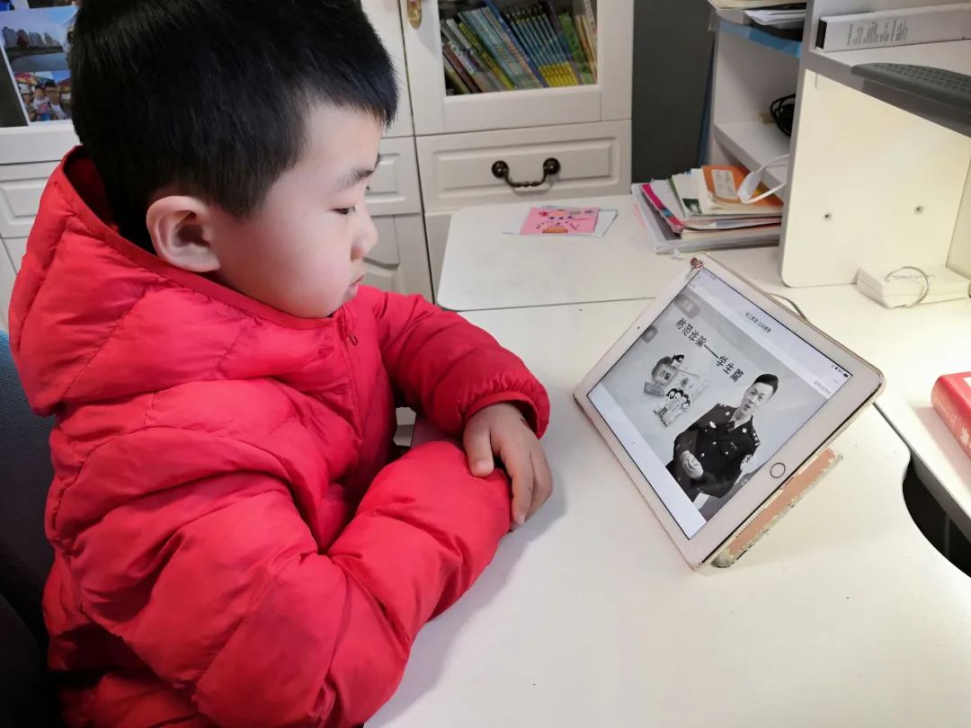 沉迷游戏新闻事件_沉迷游戏的新闻案例素材_沉迷游戏伤身新闻