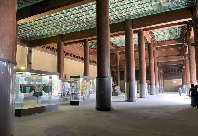 金丝楠木摆件寓意_金丝楠木手串价格_金丝楠老料横切面图片