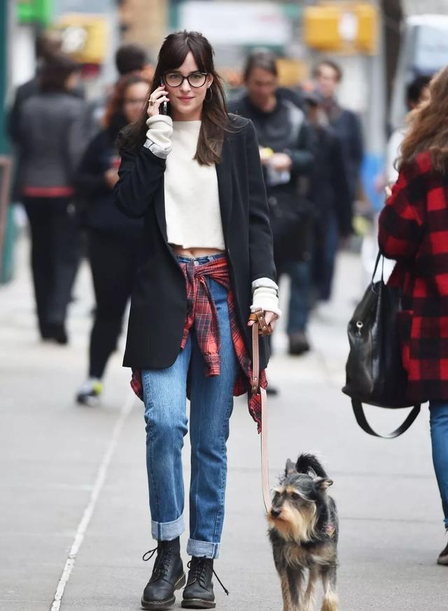 马丁靴搭配技巧_切客而靴_环保素皮马丁靴