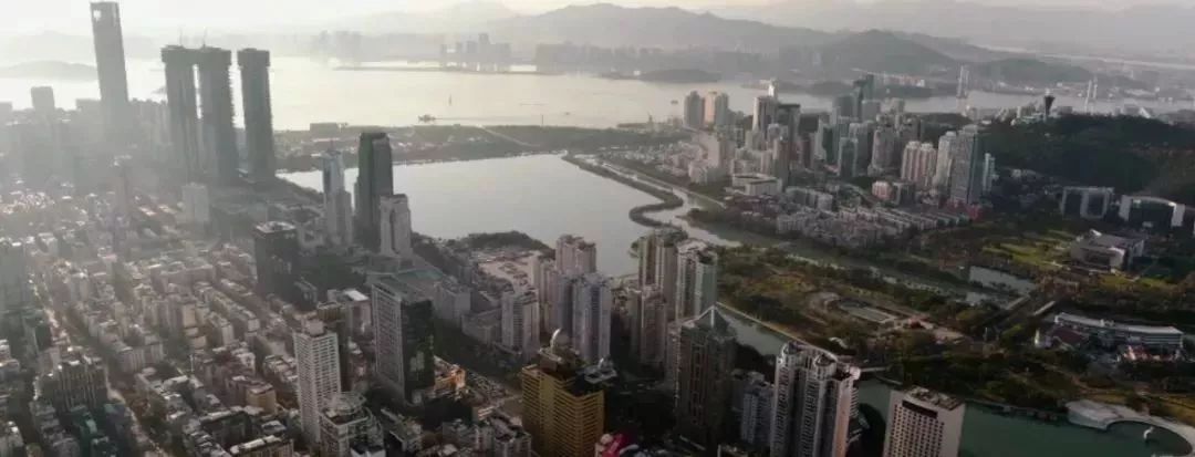 泉州兜兜公交_朱灵路昭两将对刘备无可奈何_毕竟近义词语