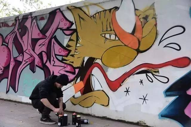 苹果耳机能在安卓手机上弹窗吗_朱灵路昭两将对刘备无可奈何_泉州兜兜公交