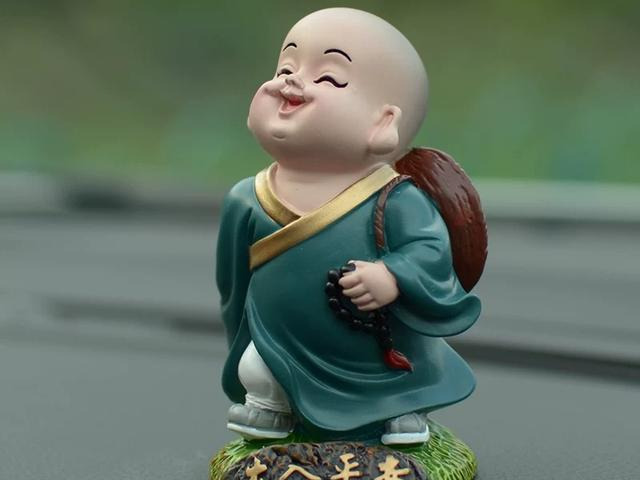 讲话有气场的人_说话气场很强大的词_如何让自己说话有气场