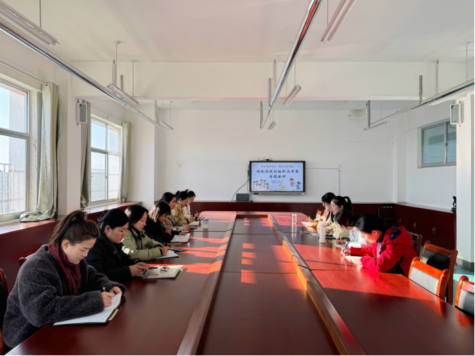 大班民间游戏专题_大班专题民间游戏教案_大班民间游戏教案100篇