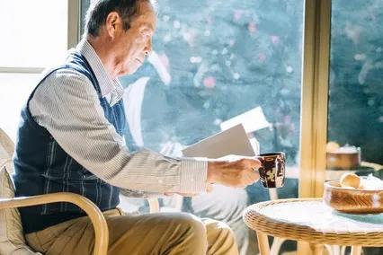 年过60以后，为什么都不想和过去的老朋友联系了：人到老年万事休