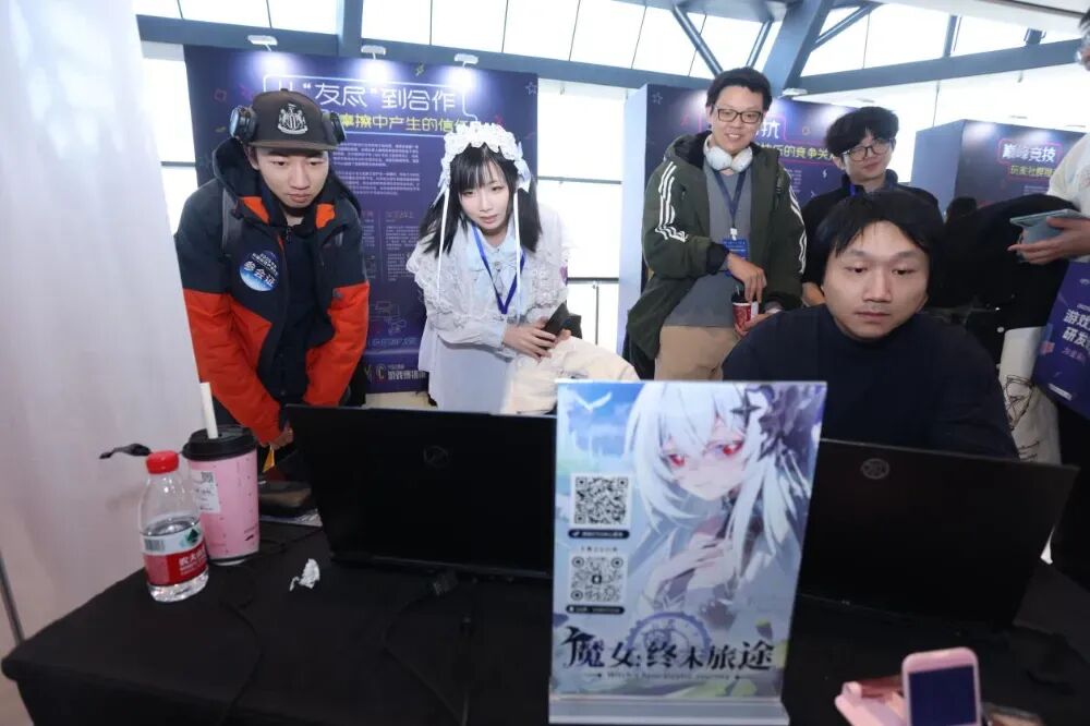 小程序游戏市场规模_游戏行业 新闻_2025年中国游戏产业报告