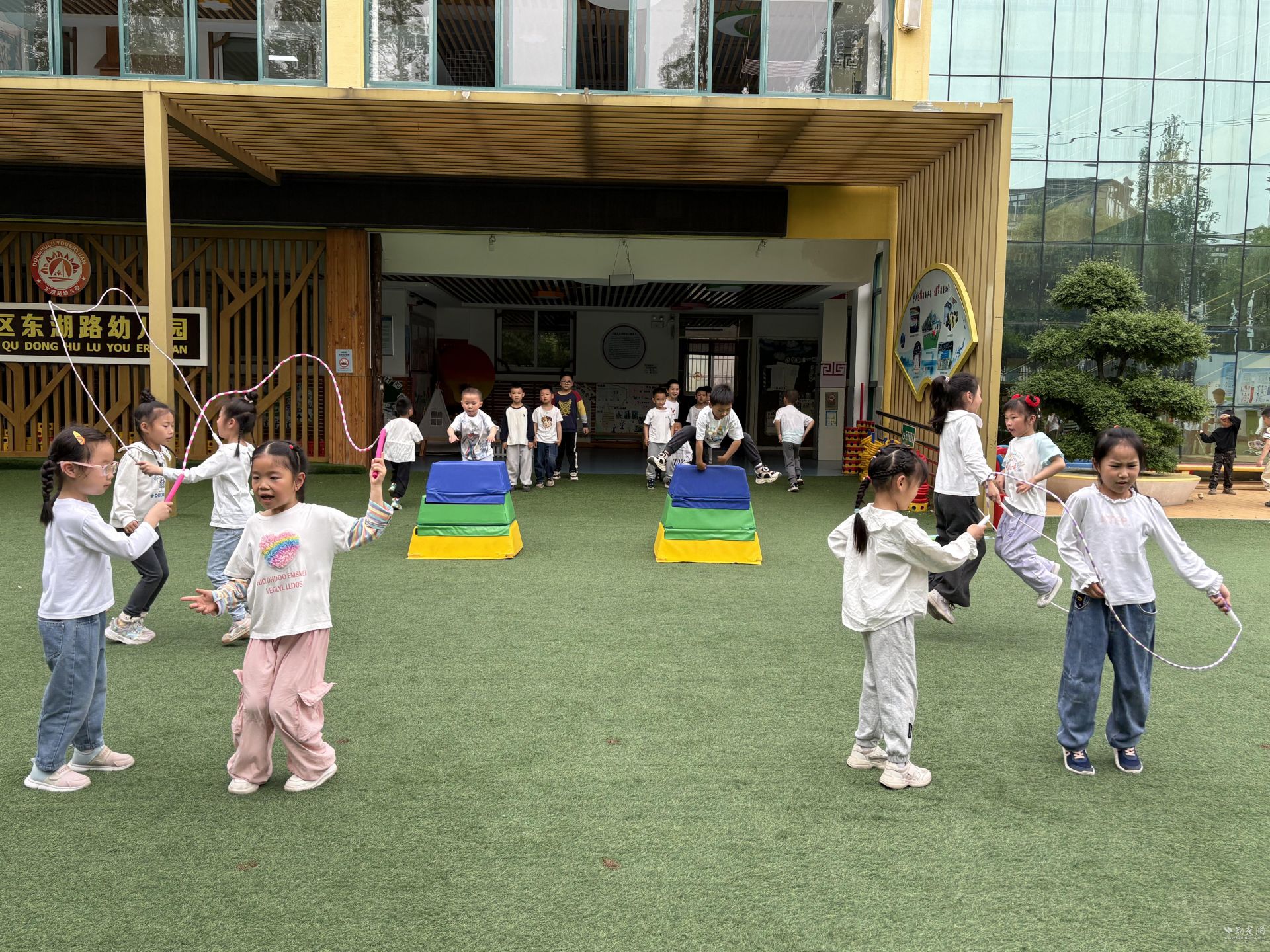 大班民间游戏专题_民间游戏特色课程_幼儿传统游戏创新