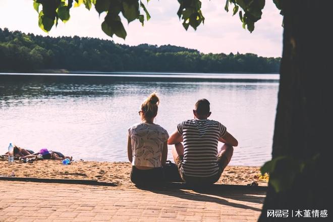 pg下载官方认证 分手后断联会不会让前男友想你？断联多久能知道他不会回来？