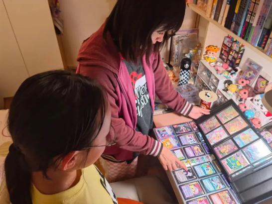 pg下载赏金下载 当人们沉迷小马宝莉拆卡直播间