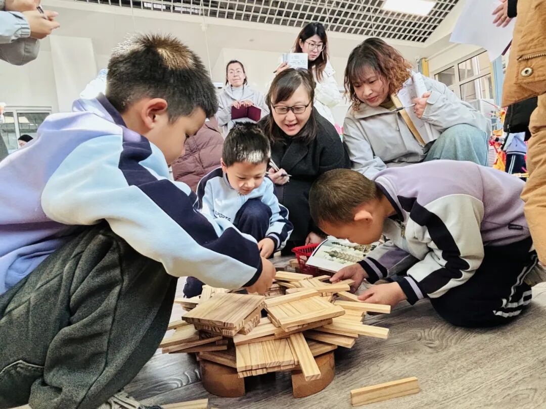 幼儿园游戏专题总结_区域游戏材料投放有效性_幼儿园区域游戏研究成果展示研讨会