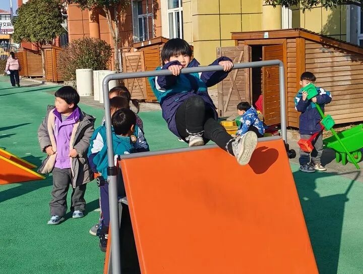 基于体验的野趣课程_野趣课程实践与优化_幼儿园游戏专题总结