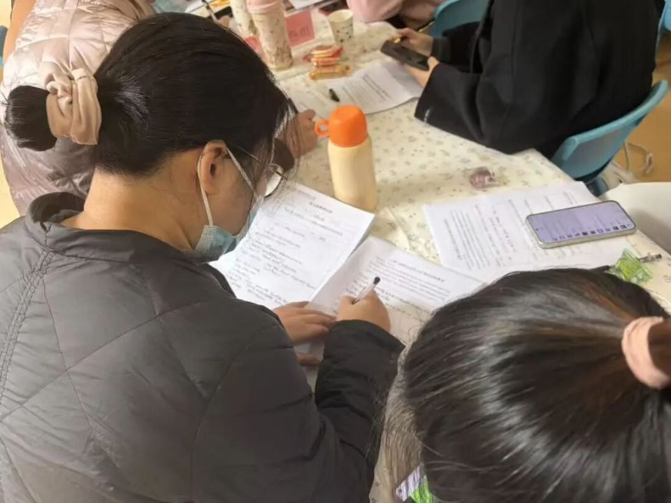 幼儿园游戏专题总结_适宜幼儿发展的区域活动组织策略_区域游戏教学经验交流