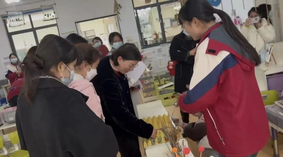 幼儿园游戏专题总结_适宜幼儿发展的区域活动组织策略_区域游戏教学经验交流