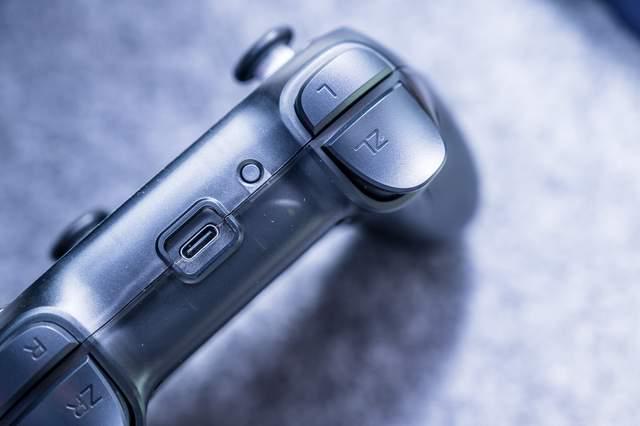 西圣GC1游戏手柄评测_psp游戏专题_PS手柄与Xbox手柄对比