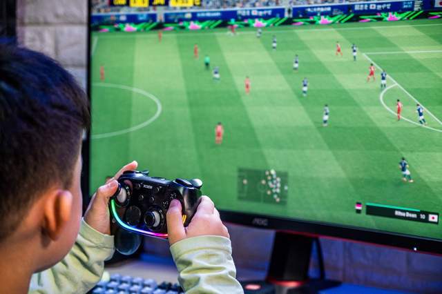 psp游戏专题_西圣GC1游戏手柄评测_PS手柄与Xbox手柄对比