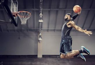 初二物理人教版八年级下册牛顿第一定律电子课本视频讲解知识点图文解读同步练习_牛顿第一定律生活应用_初二物理牛顿第一定律电子课本知识点视频讲解图文解读同步练习