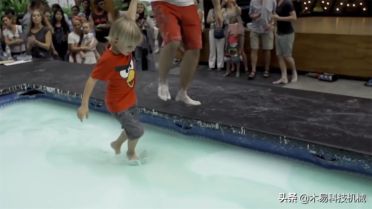 非牛顿流体生活应用_非牛顿流体 泡澡 实验过程