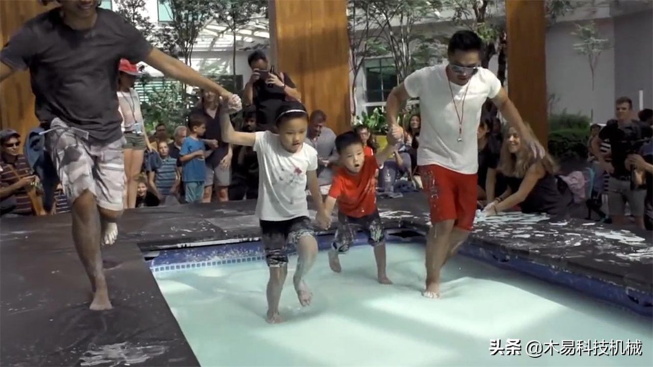 非牛顿流体生活应用_非牛顿流体 泡澡 实验过程