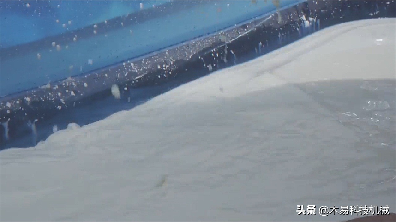 非牛顿流体 泡澡 实验过程_非牛顿流体生活应用